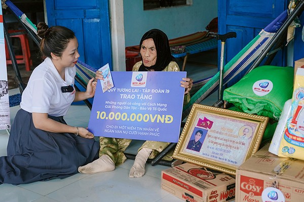 Người chơi và nhân viên hỗ trợ 68 game bài trao đổi hiệu quả