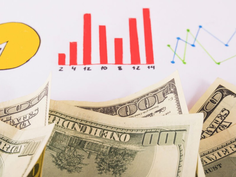 Hình ảnh bàn chơi Omaha Poker với nhiều lá bài hơn